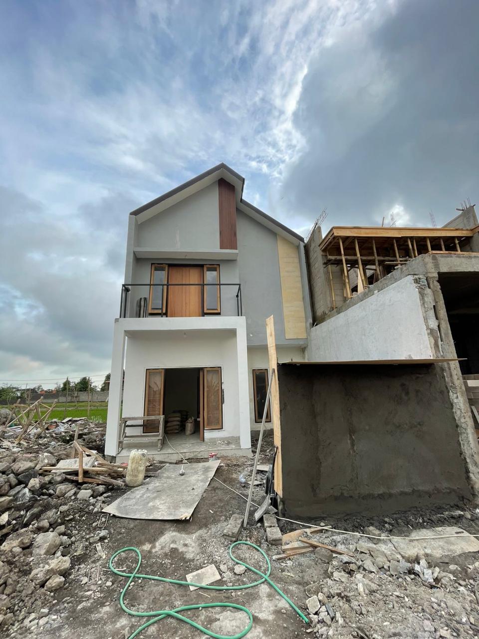 Rumah 2 Lantai di Triloka Gianyar Residence