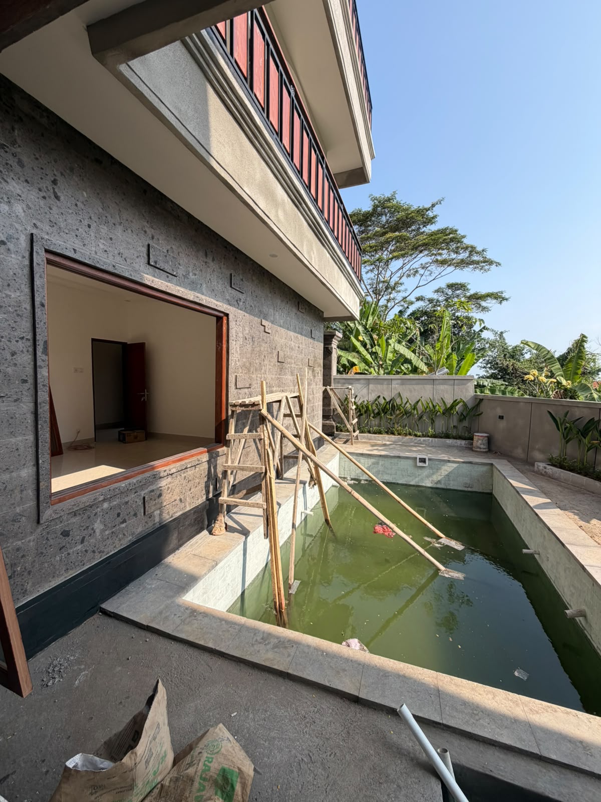 Villa 3 Lantai Daerah Pande Egi, Beng